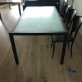 ET-32 / Eettafels / Grote zwarte eettafel met crepi glas